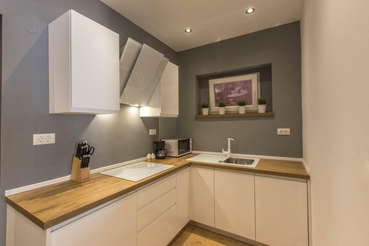 Exclusive Center With Garden Apartament